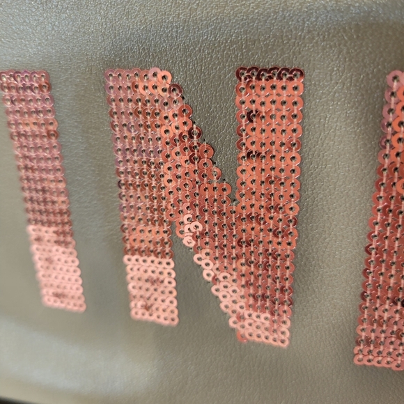 Pink Gray Womens  Backpack.  NWOT 😍 B1 - Picture 2 of 16